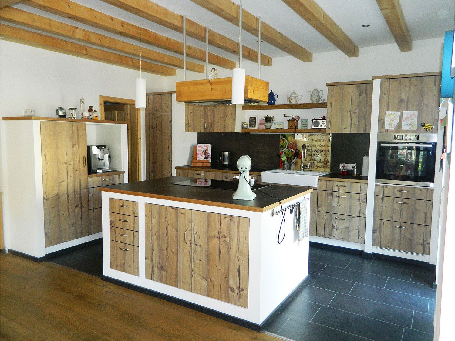 Küchenmöbel aus Holz vom Meisterbetrieb